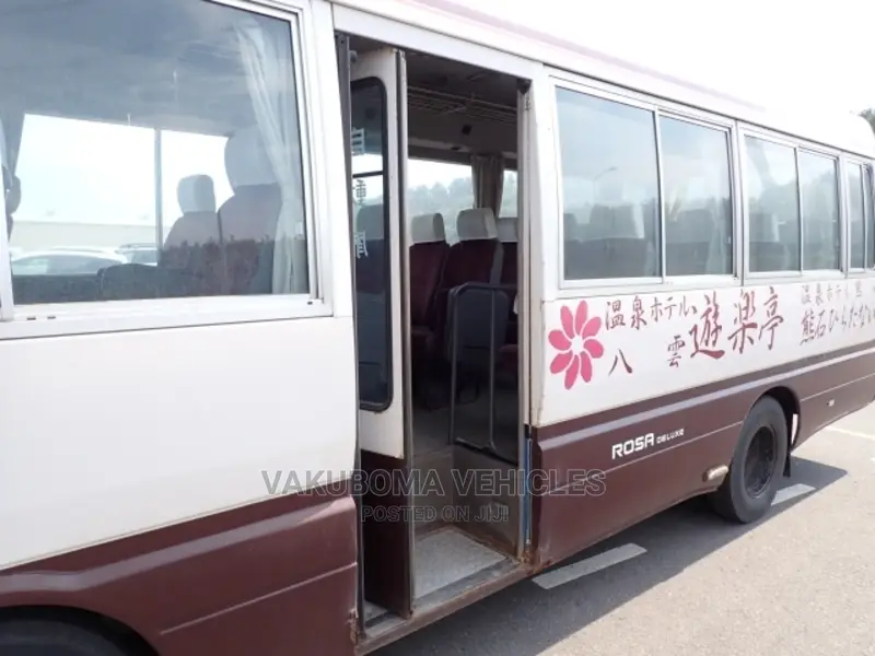 Mitsubishi Fuso Rosa 1994 White