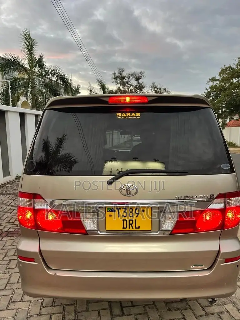 Toyota Alphard 2004 Beige