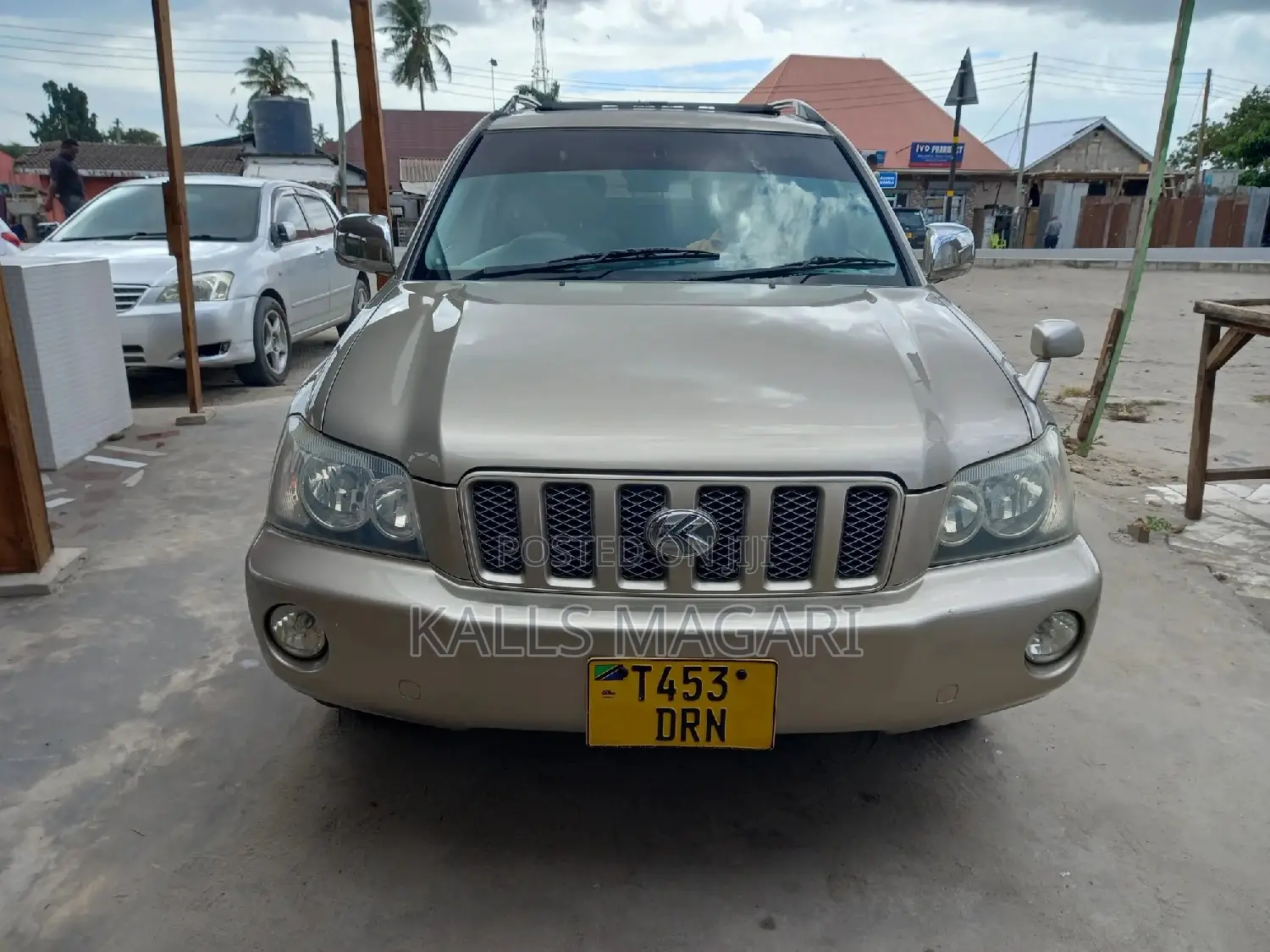 Toyota Kluger 2004 Beige