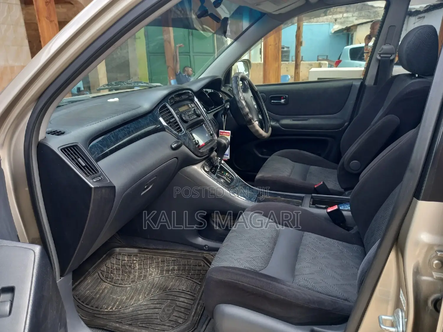 Toyota Kluger 2004 Beige