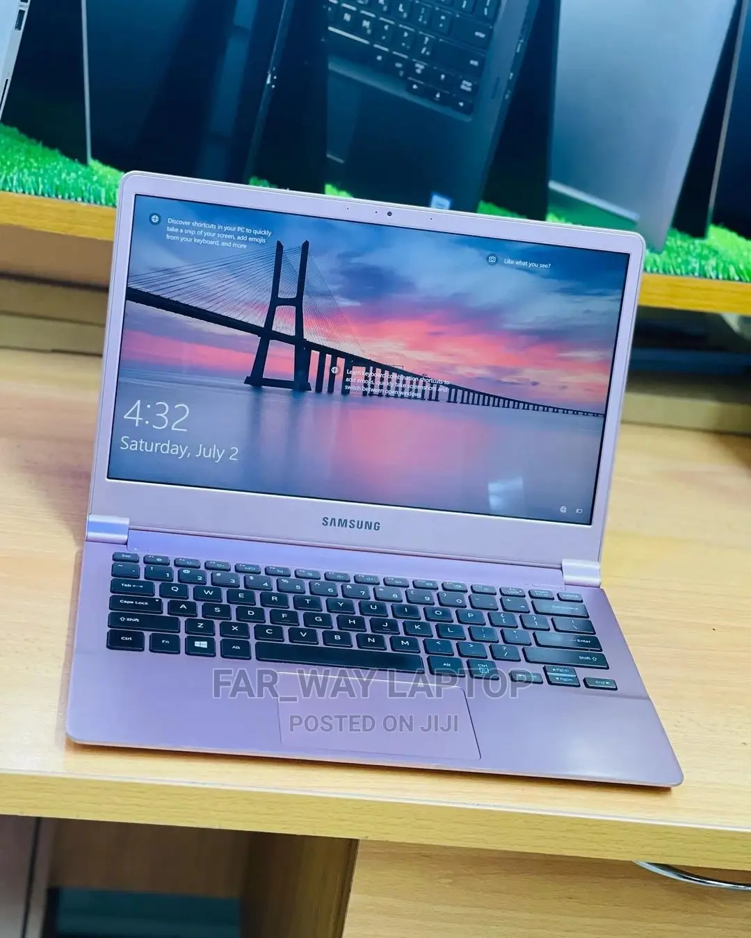 New Laptop Samsung Chromebook Pro 8GB Intel Core I5 SSD 256GB