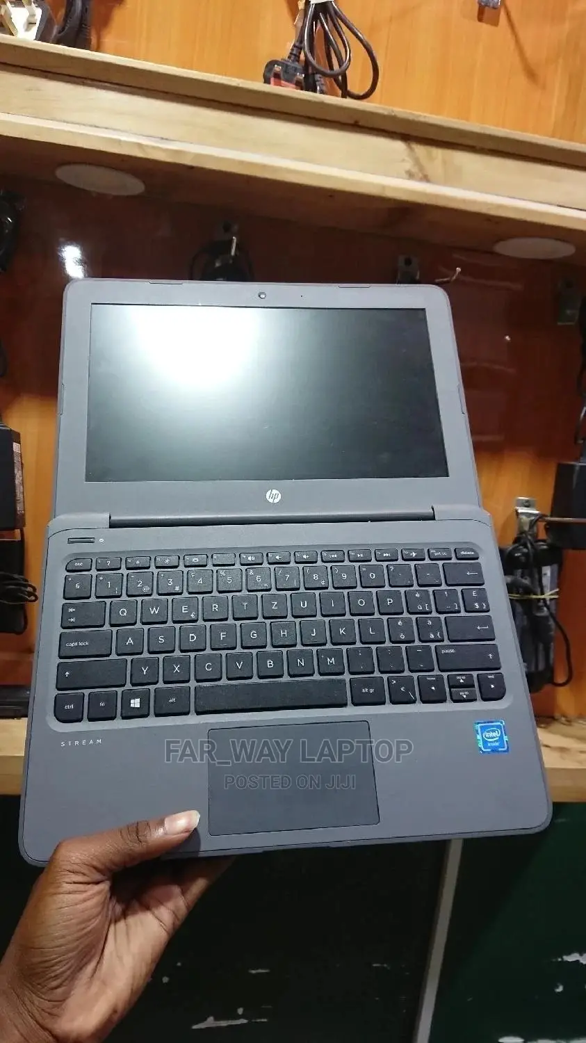 New Laptop HP Stream 11 Pro G4 EE 4GB Intel SSD 60GB