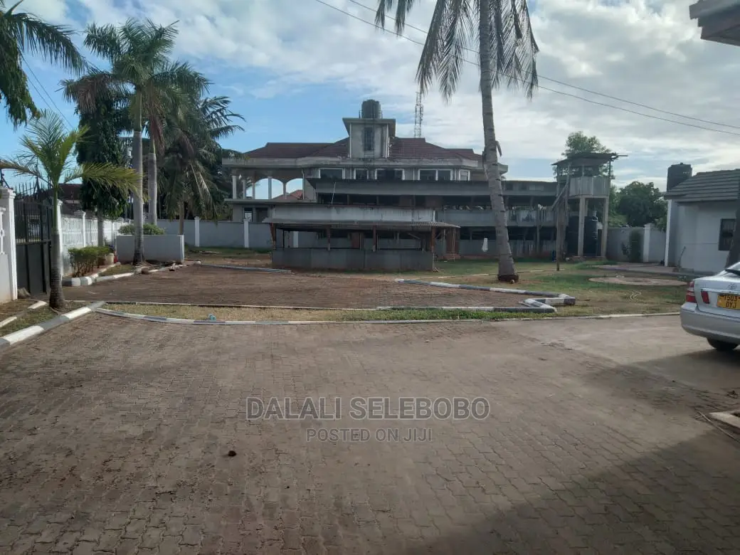 5bdrm Bungalow in Tegeta Masaiti, Kinondoni for Sale