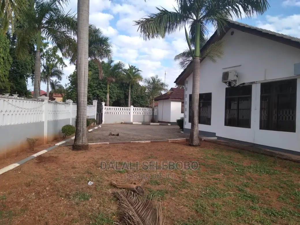 5bdrm Bungalow in Tegeta Masaiti, Kinondoni for Sale