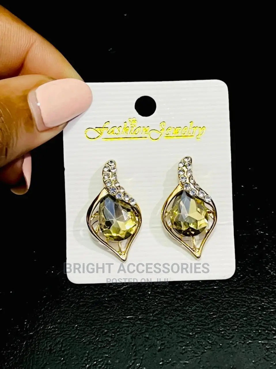Hereni/ Earrings