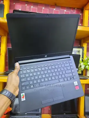 Laptop HP 14-Dq1088wm 8GB Intel Core I5 HDD 1T