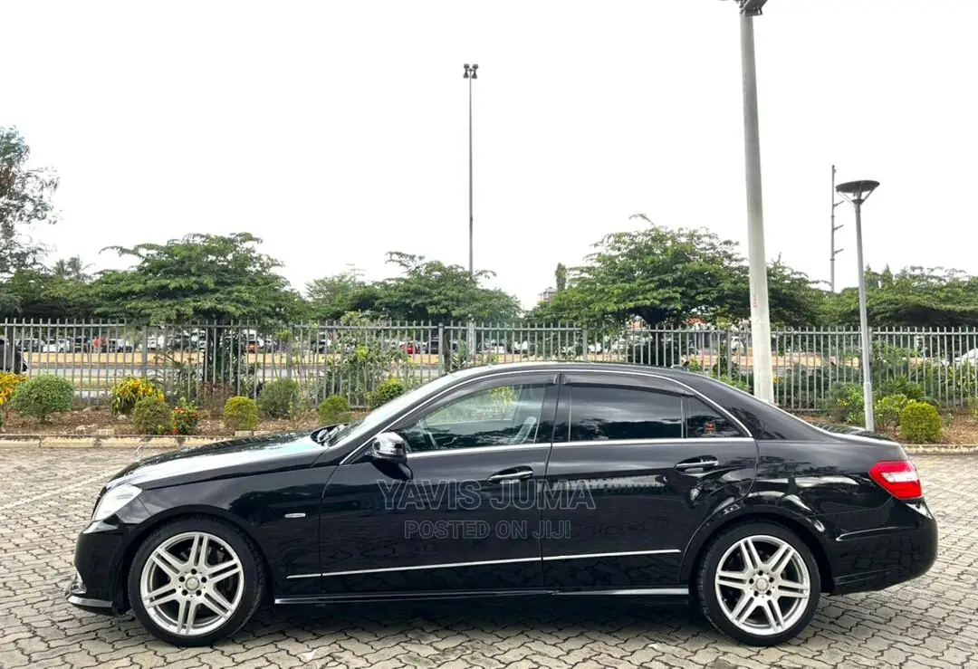 Mercedes-Benz E250 2011 Black