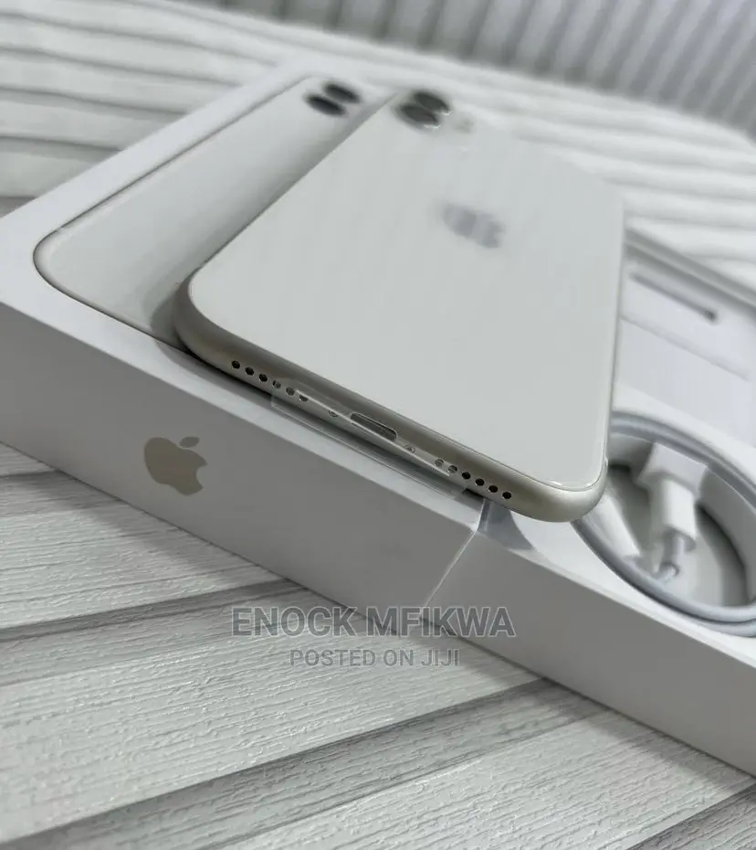 New Apple iPhone 11 64 GB White