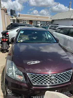 Toyota Crown 2010