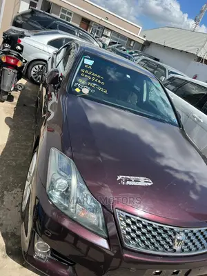 Toyota Crown 2010