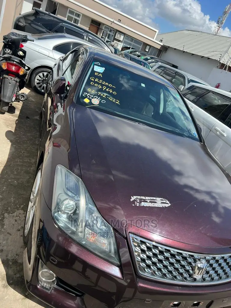 Toyota Crown 2010