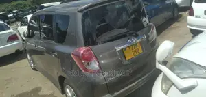 Toyota Ractis 2009 Gray