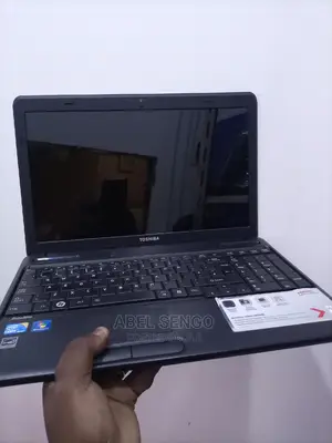 Laptop Toshiba 4GB Intel Core I3 HDD 320GB