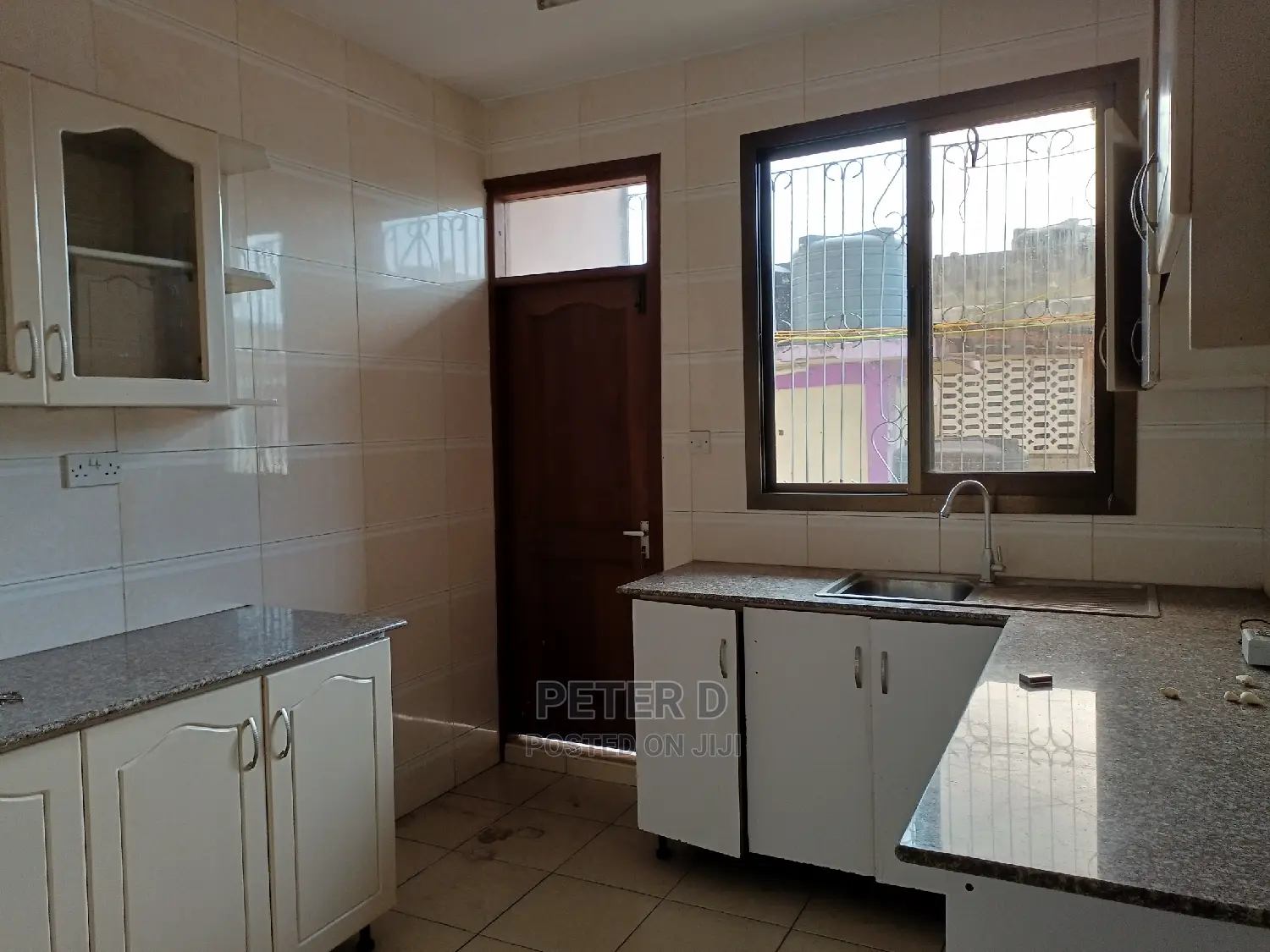 3bdrm Apartment in Kariakoo for rent