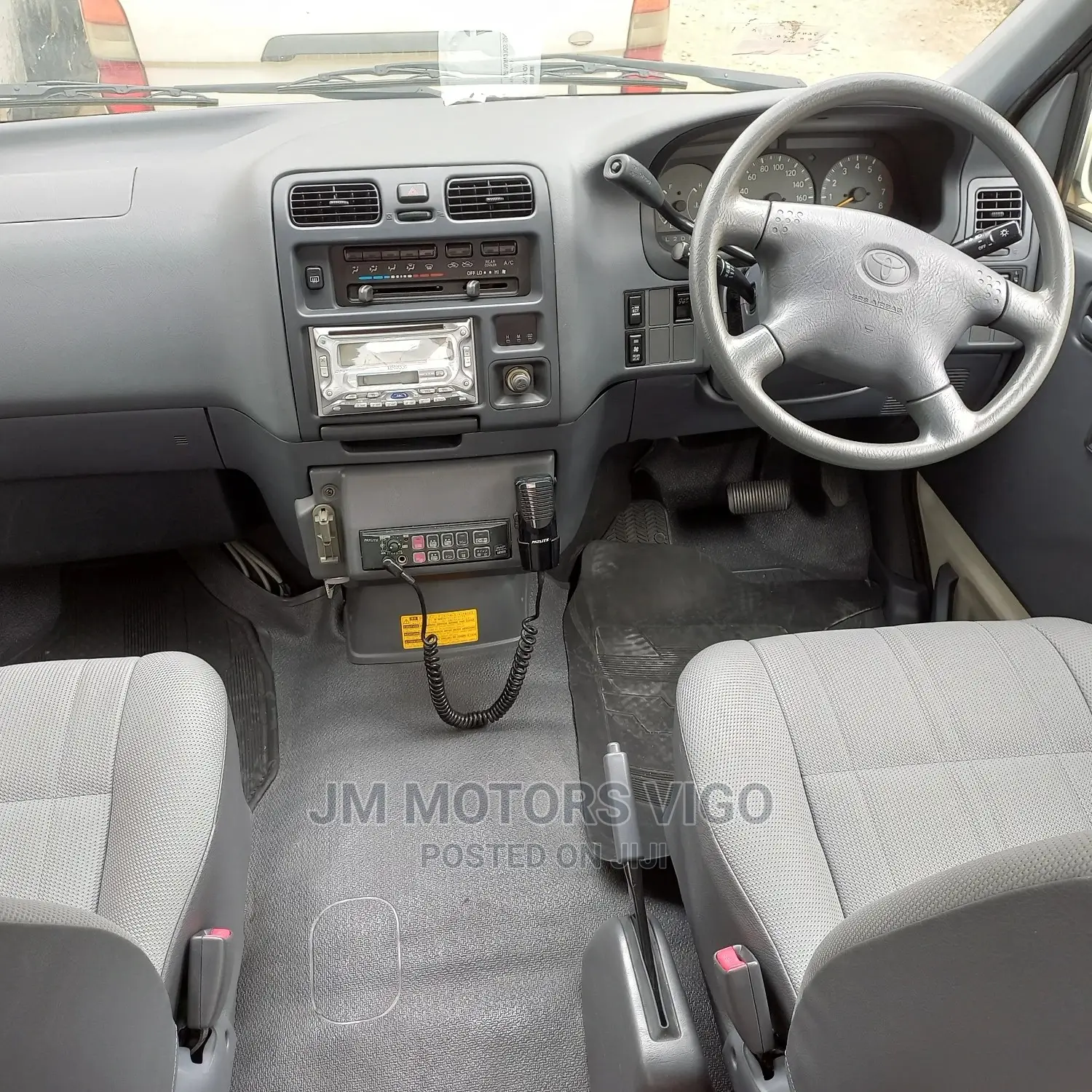 Toyota Regius 2005 White