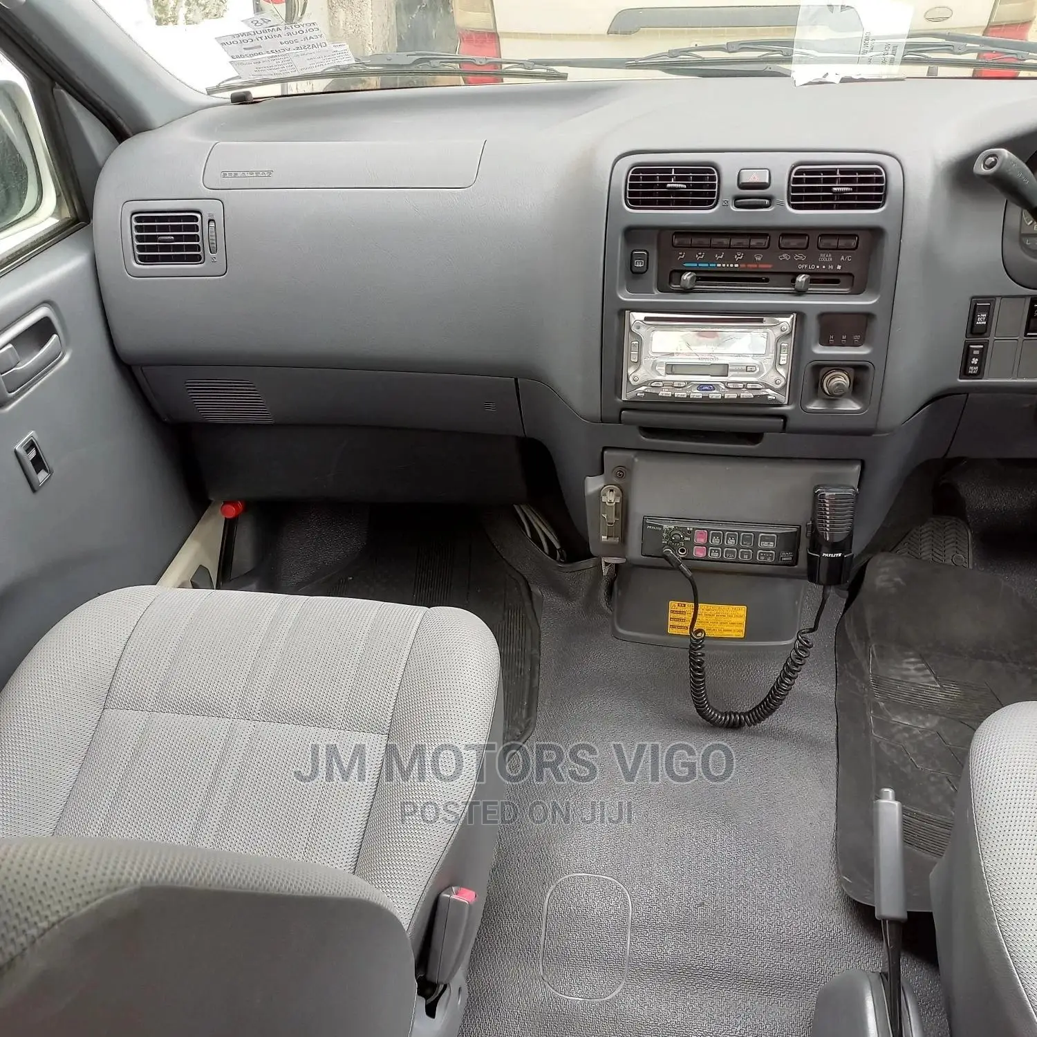 Toyota Regius 2005 White