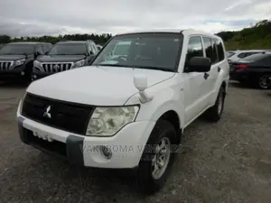 Photo - Mitsubishi Pajero 2007 White