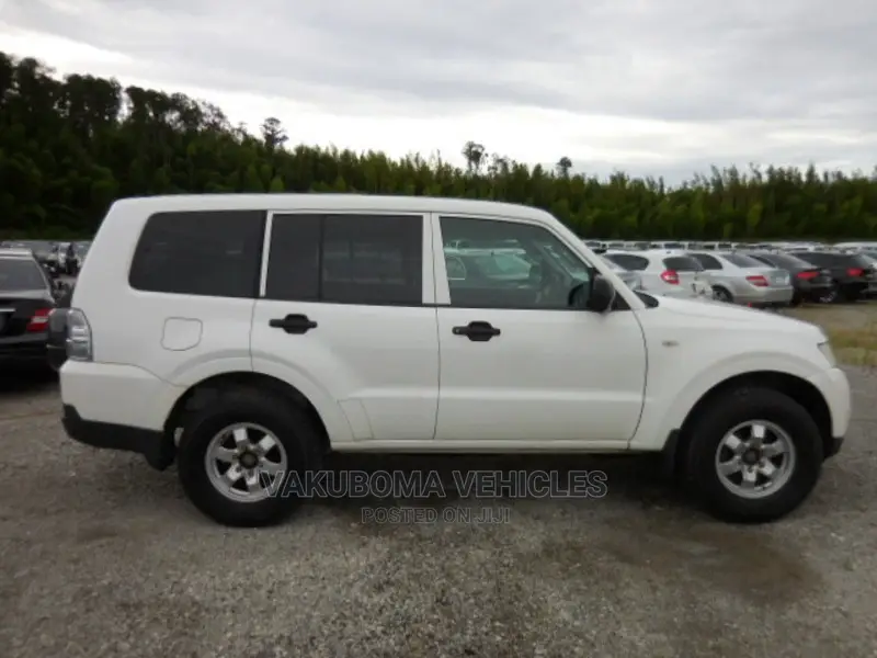 Mitsubishi Pajero 2007 White