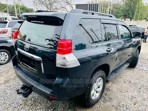 Toyota Land Cruiser 2010 Black