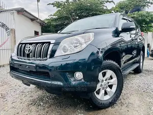 Toyota Land Cruiser 2010 Black