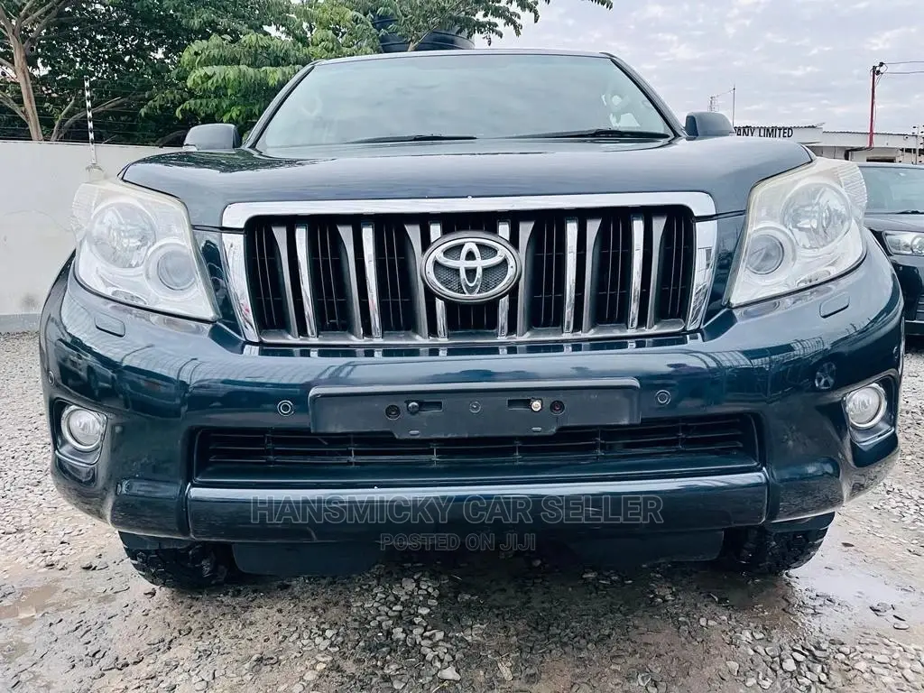 Toyota Land Cruiser 2010 Black
