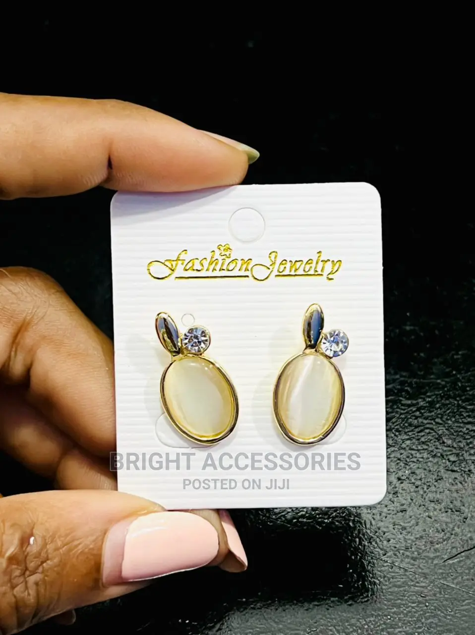 Hereni/ Earrings
