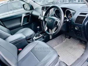 Toyota Land Cruiser 2010 Black