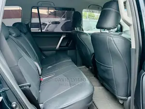 Toyota Land Cruiser 2010 Black