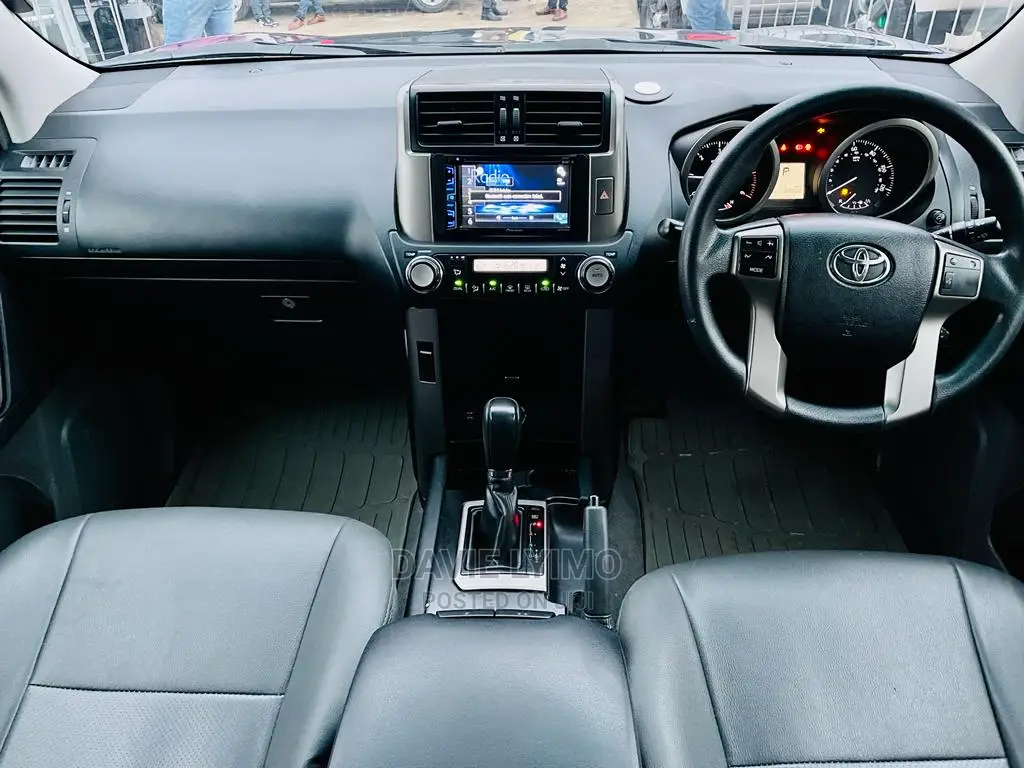 Toyota Land Cruiser 2010 Black