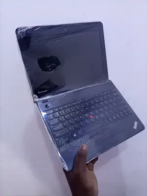 Laptop Lenovo ThinkPad X131e 4GB Intel Core I3 HDD 320GB