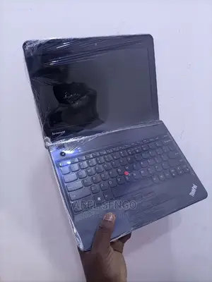Laptop Lenovo ThinkPad X131e 4GB Intel Core I3 HDD 320GB