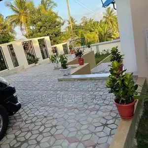 3bdrm House in Maxposh, Kinondoni for Sale