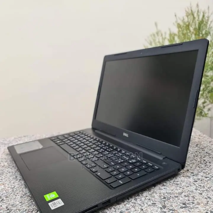 Laptop Dell Inspiron 3541 8GB Intel Core I5 HDD 1T