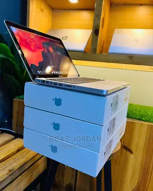 New Laptop Apple MacBook Pro 2012 4GB Intel Core I5 HDD 500GB