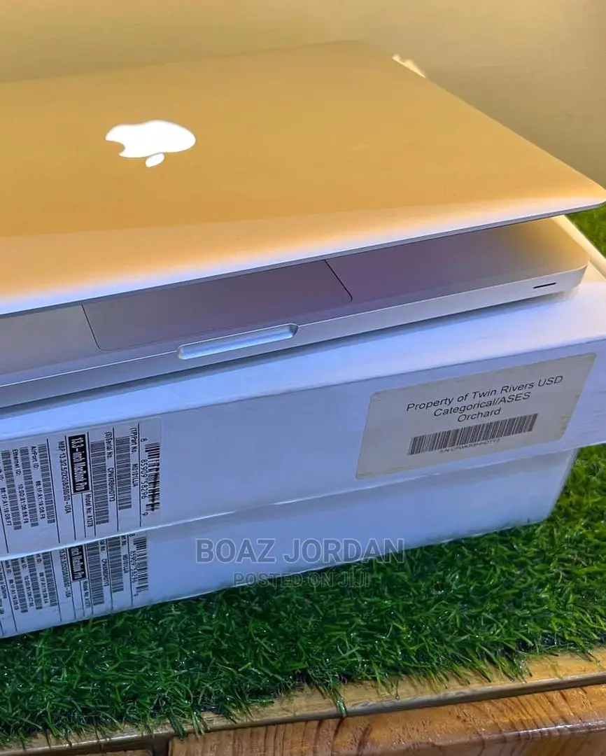 New Laptop Apple MacBook Pro 2012 4GB Intel Core I5 HDD 500GB