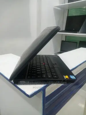 Laptop Lenovo ThinkPad X131e 4GB Intel Core I3 HDD 500GB