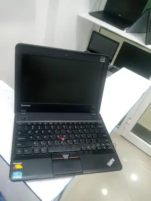 Laptop Lenovo ThinkPad X131e 4GB Intel Core I3 HDD 500GB