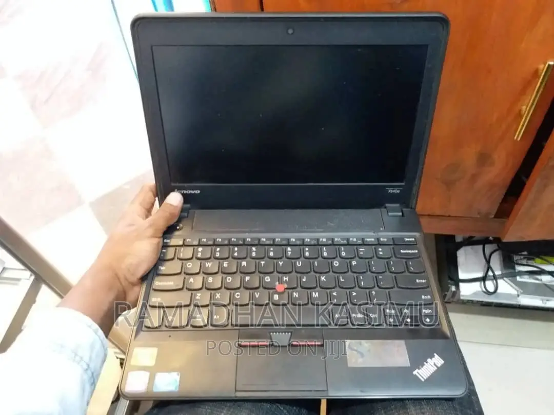 Laptop Lenovo ThinkPad X131e 4GB Intel Core 2 Duo HDD 320GB