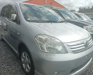 Toyota Raum 2006 Silver