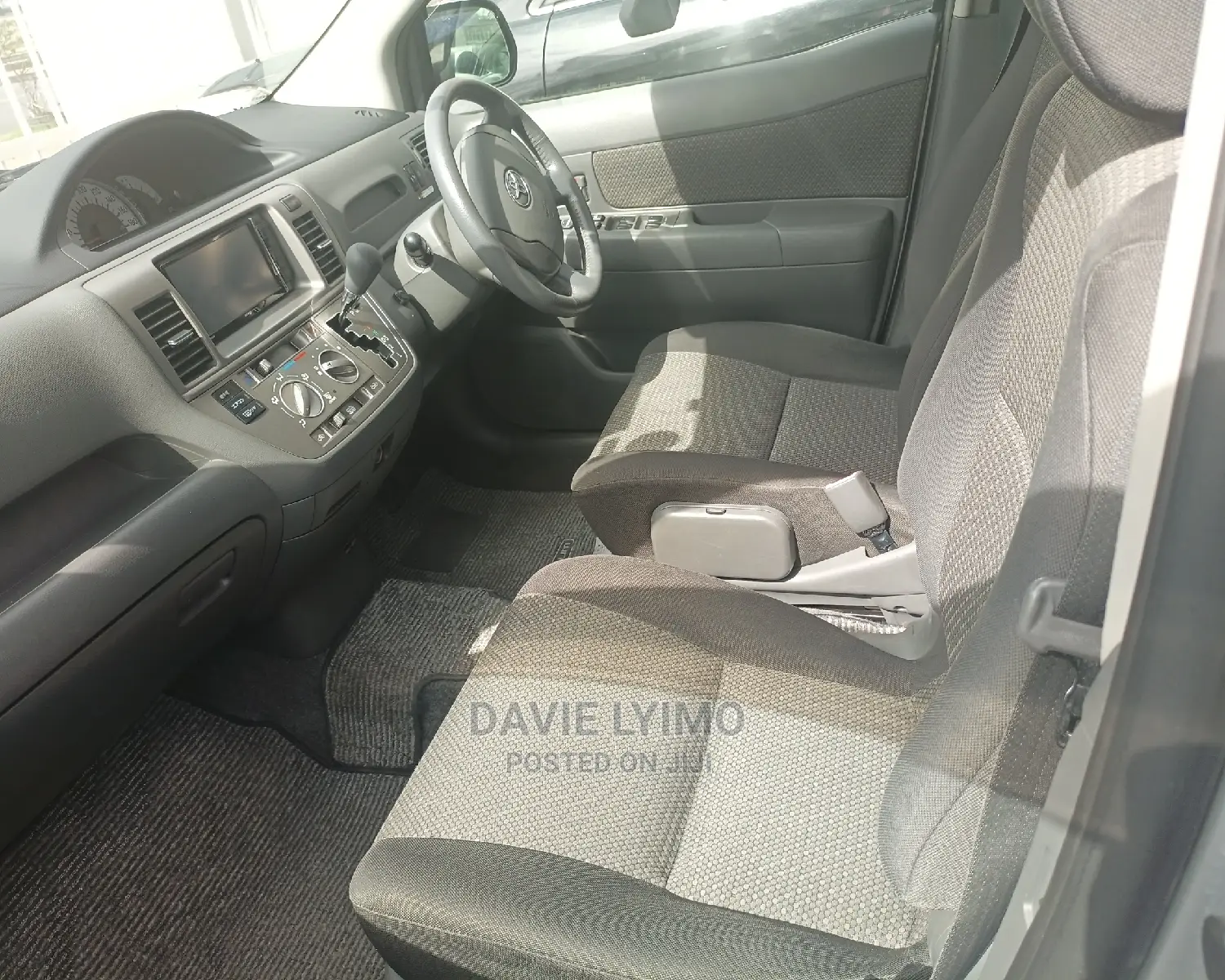 Toyota Raum 2006 Silver