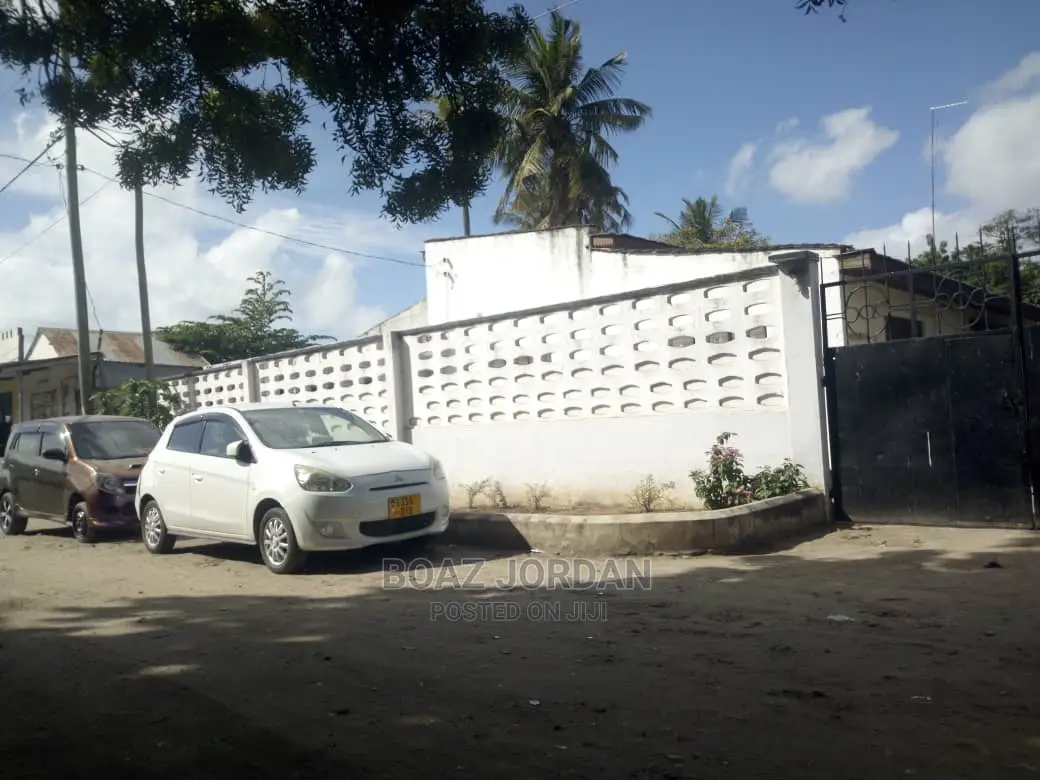 Hotel Inauzwa Ni Mpya Na Nzuri Sana Ya Kisasa, Ina Vyumba 37
