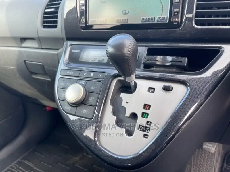 Toyota Wish 2007 Red
