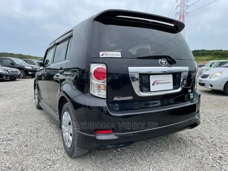 Toyota Corolla Rumion 2015 Black