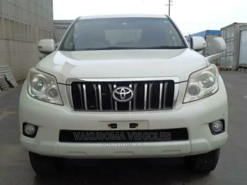 Toyota Land Cruiser Prado 2011 Pearl