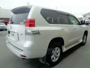 Toyota Land Cruiser Prado 2011 Pearl