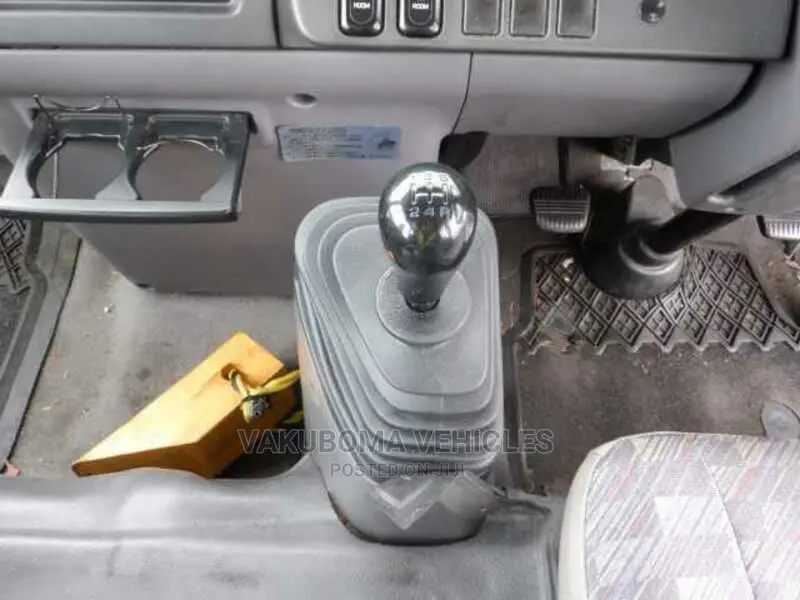 Nissan Civilian 2004 White