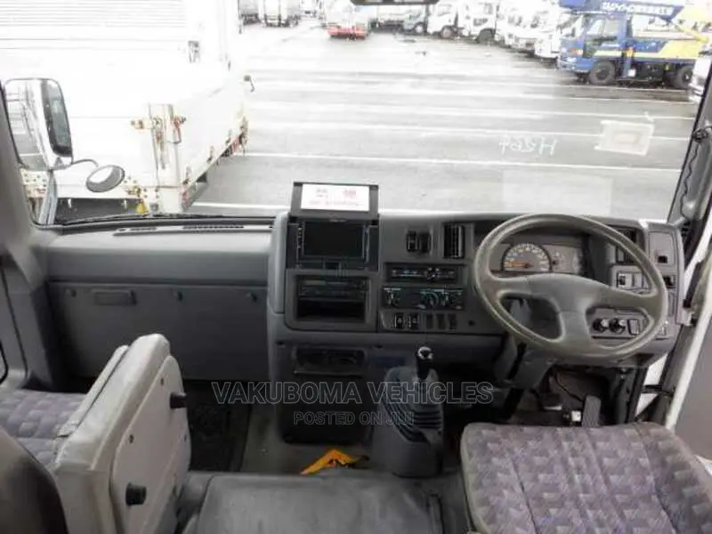 Nissan Civilian 2004 White