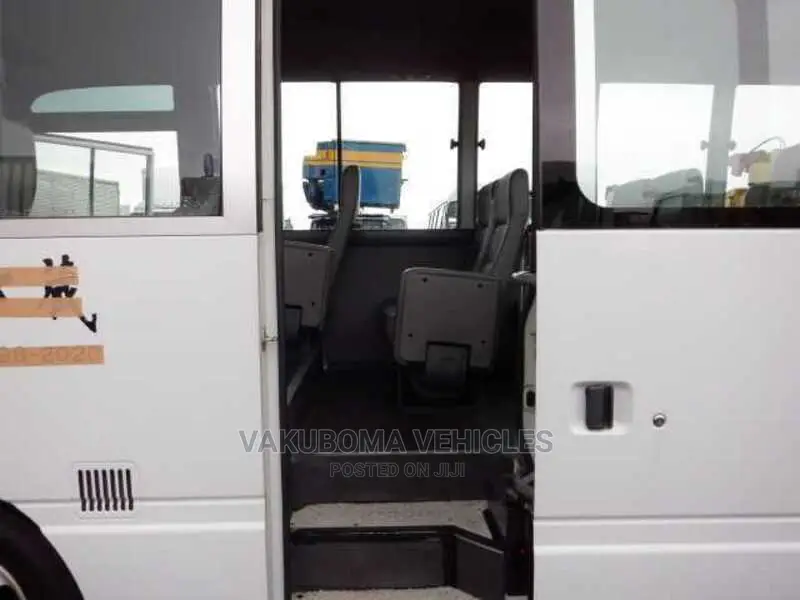 Nissan Civilian 2004 White