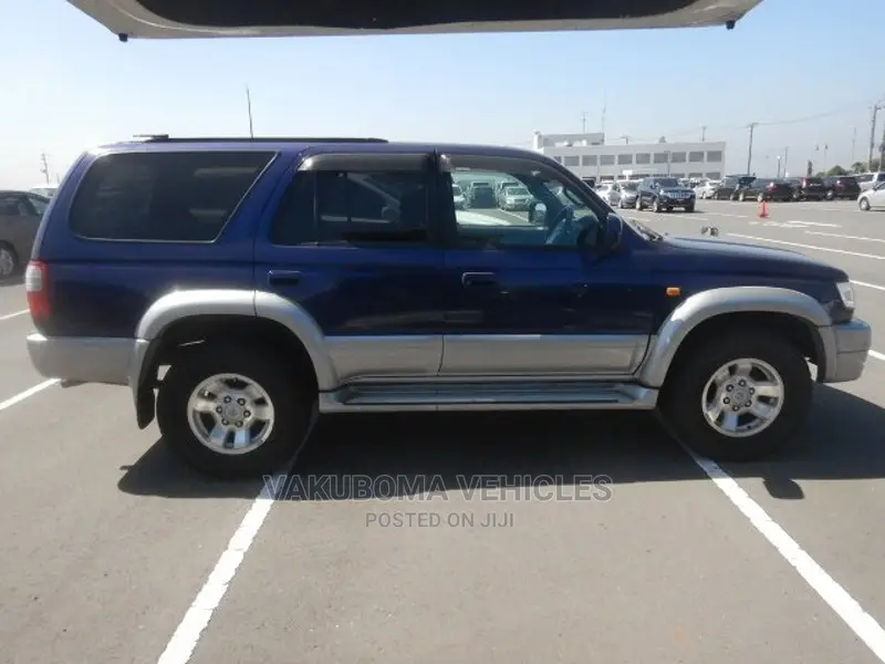 Toyota Hilux Surf 1999 Blue