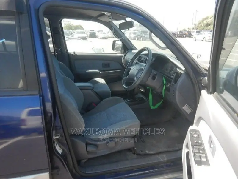Toyota Hilux Surf 1999 Blue